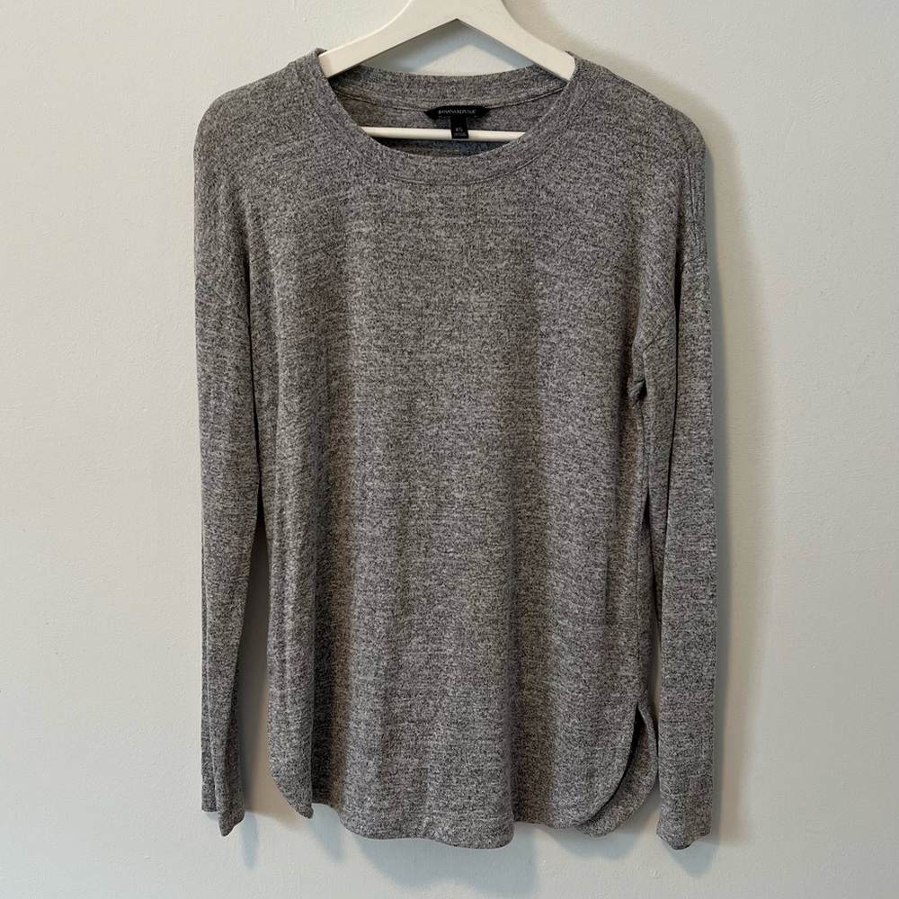 Banana Republic Grey Light Weight Sweater Top